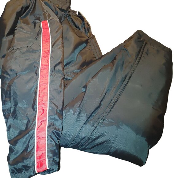Snowsuit  Medium  Guide Gear Men Field Tested Hood Belt Pocket Black  Red Accent - Picture 9 of 11